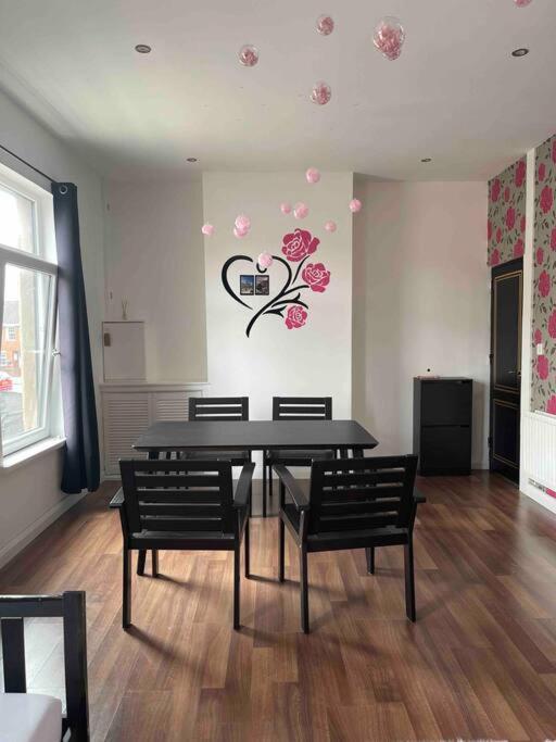 Entire Pinkapt - Free Parking - Up To 4 Guests - 3 Beds - Close To City Centre Белфаст Экстерьер фото