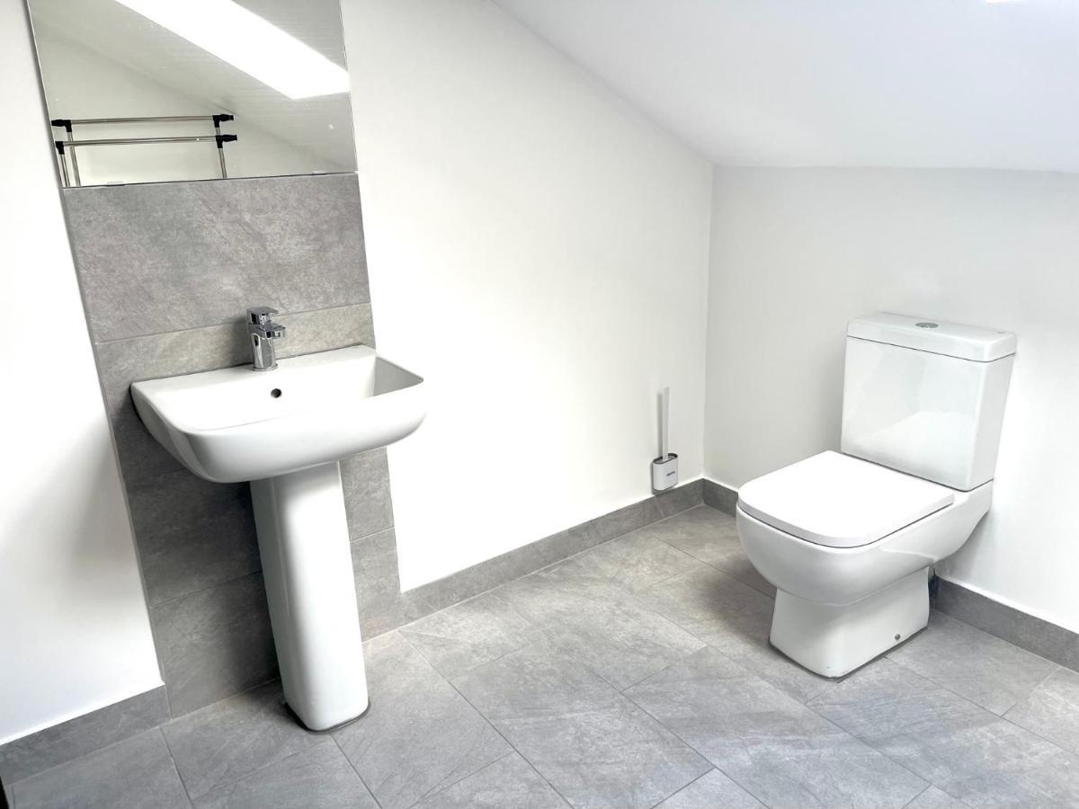Entire Pinkapt - Free Parking - Up To 4 Guests - 3 Beds - Close To City Centre Белфаст Экстерьер фото